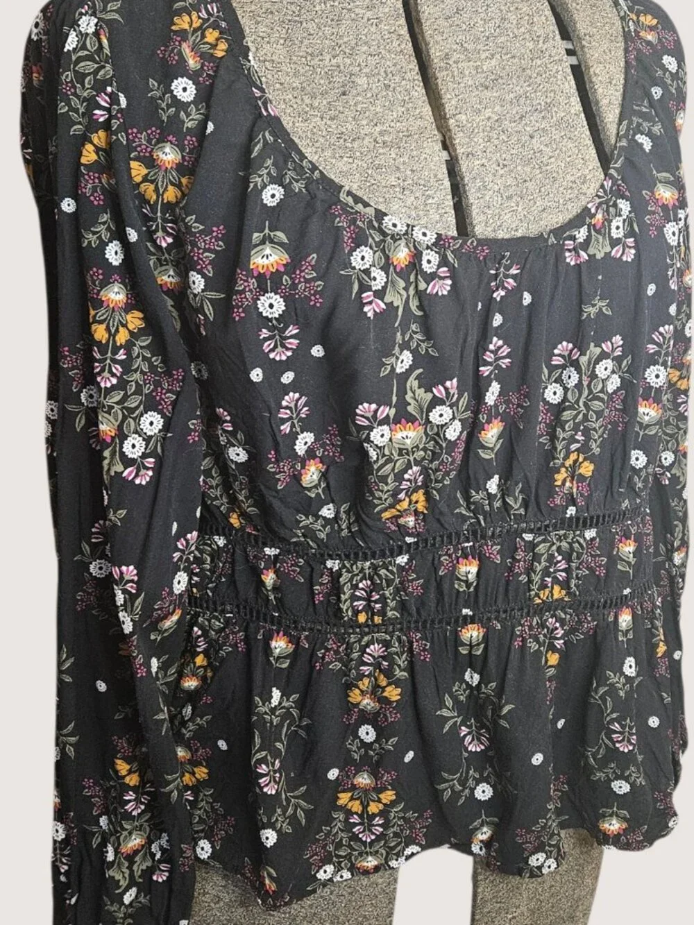 Black Floral Long Sleeve Blouse - Picture 3 of 10